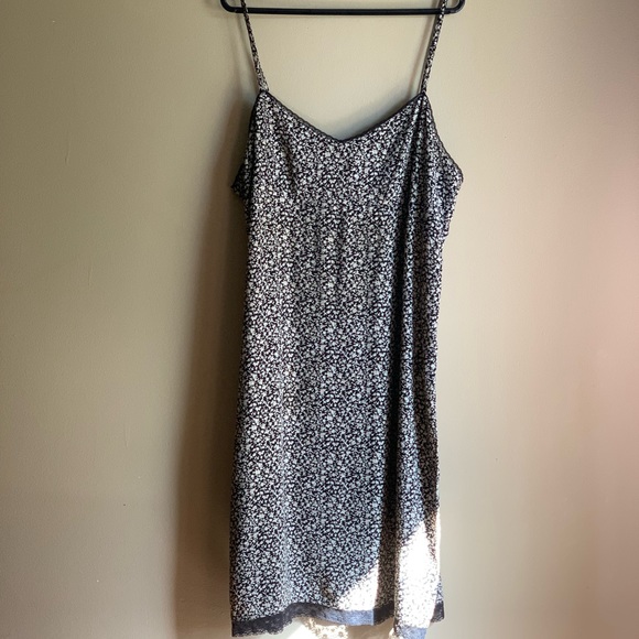 Old Navy Dresses & Skirts - Old Navy floral Slip Dress